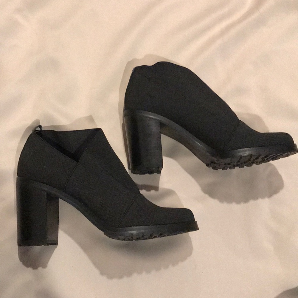 Ellen Tracy Black Minnie Lug High Heeled Bootie